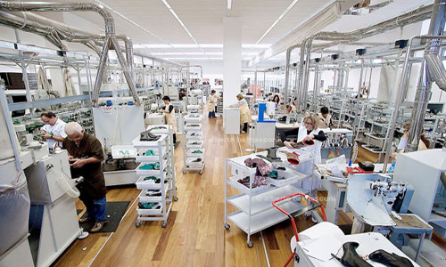 Máy hút ẩm giúp cân bằng độ ẩm không khí trong phòng